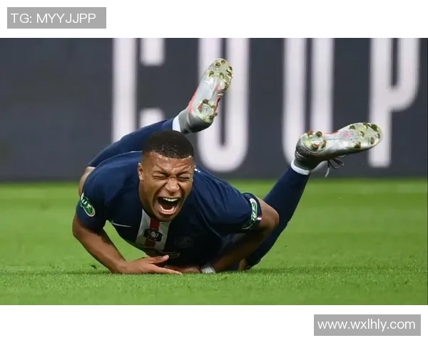 足球明星搞笑瞬间合集趣味打闹图片大赏