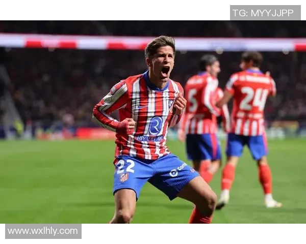 足球明星中的眼镜潮流盘点那些戴眼镜的球员们 足球明星中的眼镜潮流盘点那些戴眼镜的球员们