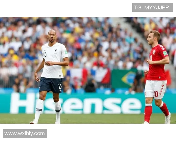 足球明星妻子优雅坐船视频曝光引发网友热议与羡慕 足球明星妻子优雅坐船视频曝光引发网友热议与羡慕